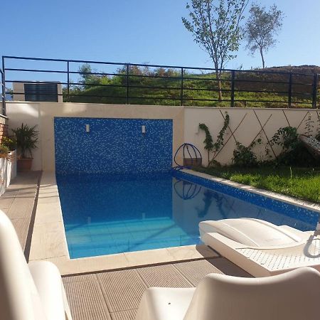 Stylish Two Bedroom House With Private Pool Tiranë Luaran gambar