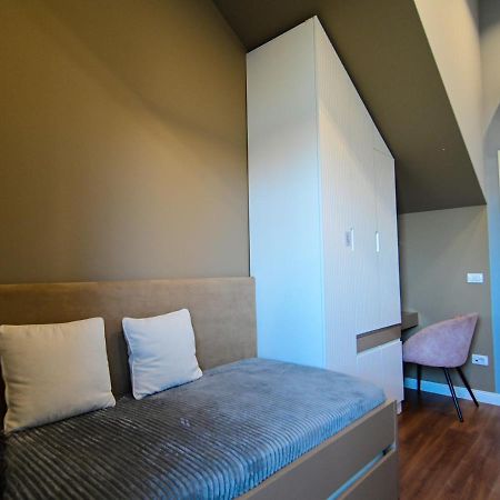 Stylish Two Bedroom House With Private Pool Tiranë Luaran gambar