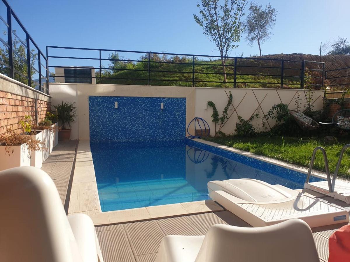 Stylish Two Bedroom House With Private Pool Tiranë Luaran gambar