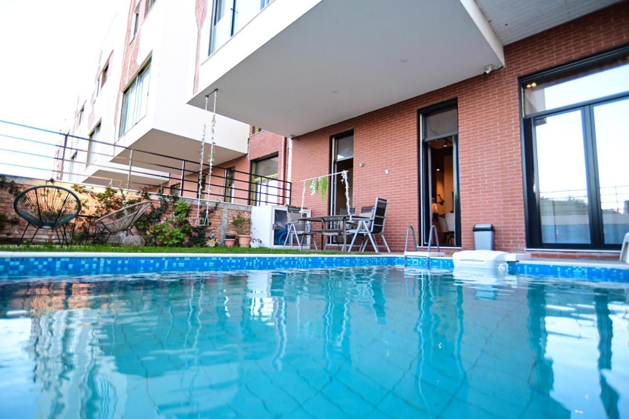 Stylish Two Bedroom House With Private Pool Tiranë Luaran gambar
