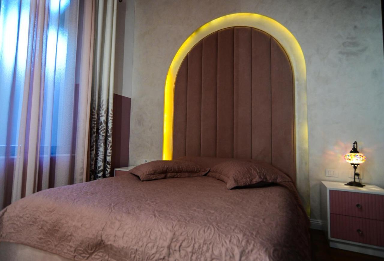 Stylish Two Bedroom House With Private Pool Tiranë Luaran gambar