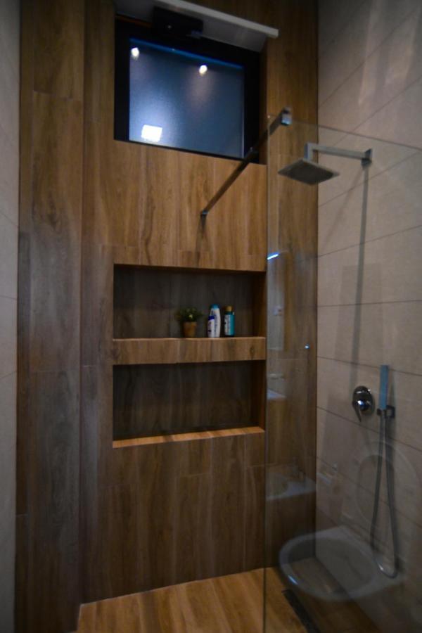 Stylish Two Bedroom House With Private Pool Tiranë Luaran gambar